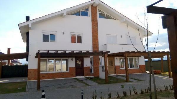 Sobrado 03 Dorm